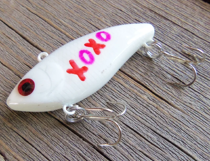 Mother's Day Gift XOXO Hugs and Kisses Handpainted Fishing Lure or Keychain for Mom Girlfriend Mommy Grandma Wife Custom Key Ring Keychain